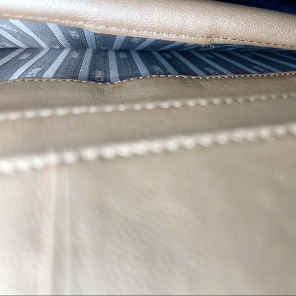 Mimics travel wallet - Picture 8 of 13